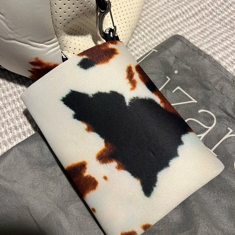 Stylish Cow Print Tote Bag - Picture 5 of 10